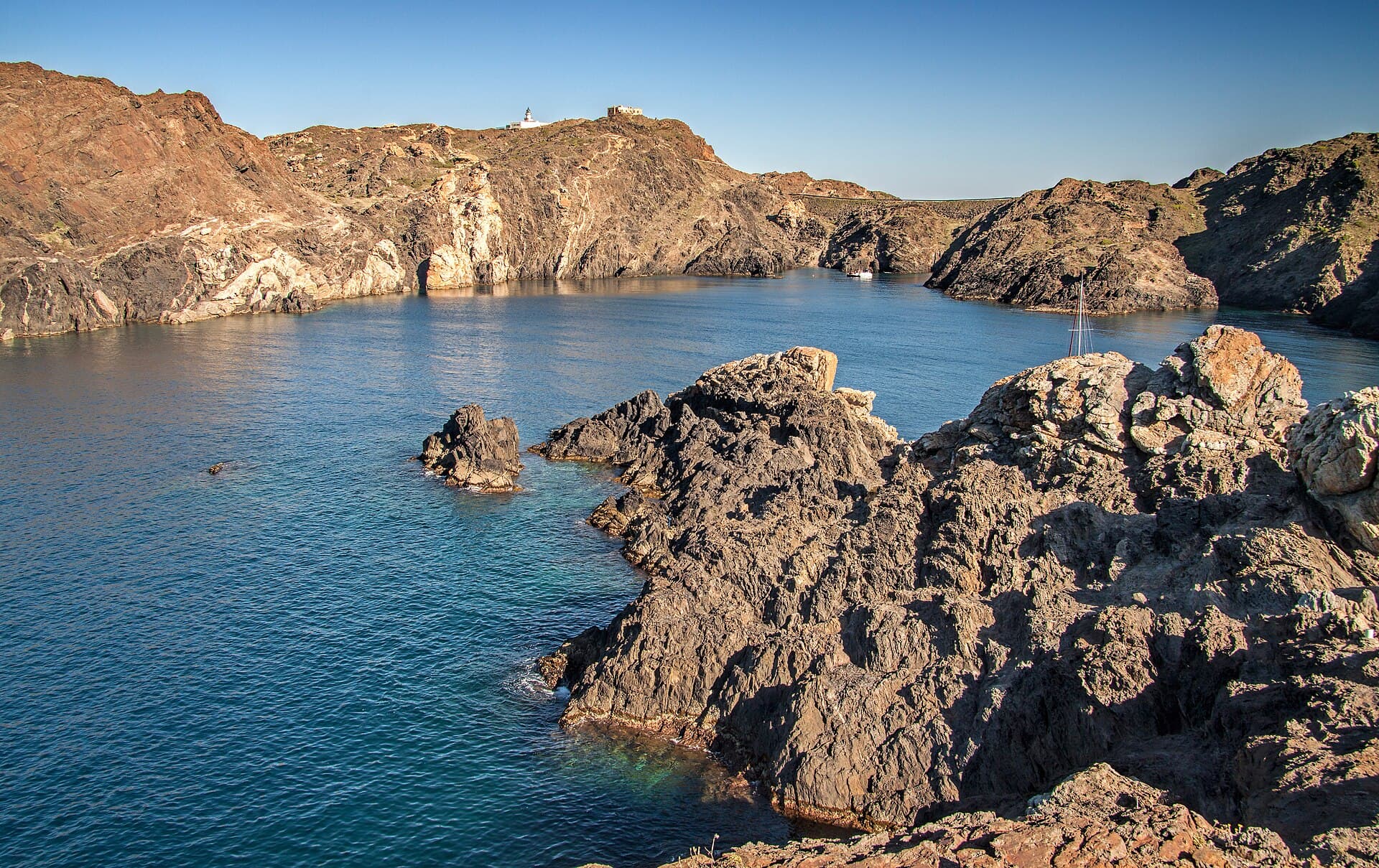 Cap de Creus: cala Culip i el far